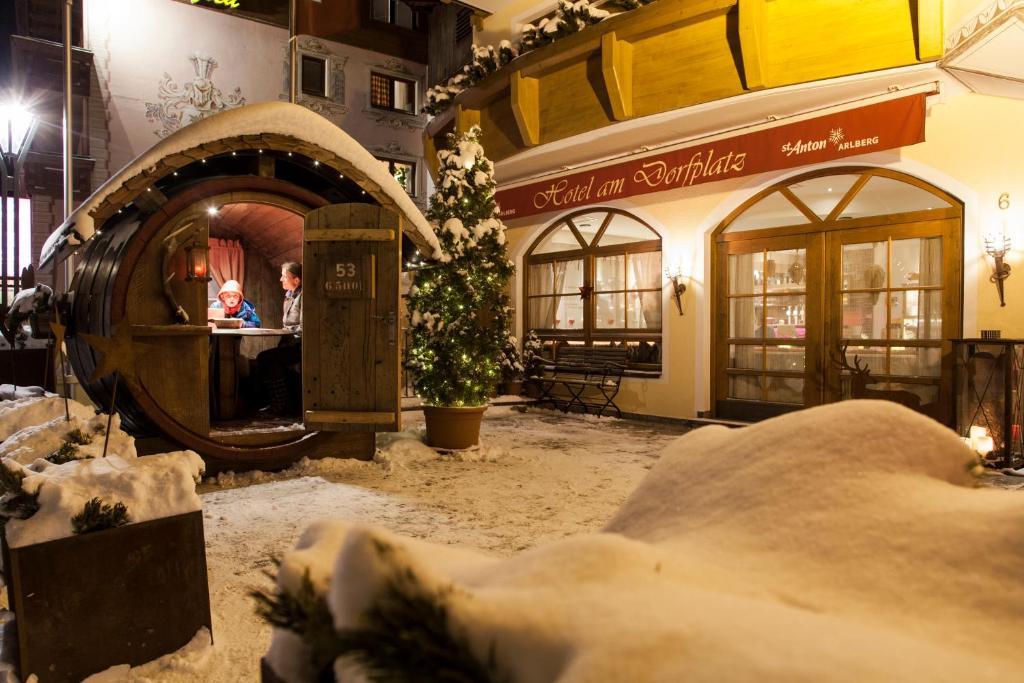 Am Dorfplatz Suites - Adults Only Sankt Anton am Arlberg Bagian luar foto