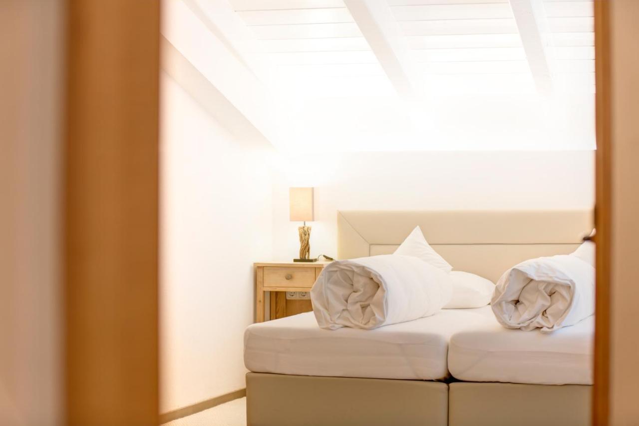 Am Dorfplatz Suites - Adults Only Sankt Anton am Arlberg Bagian luar foto